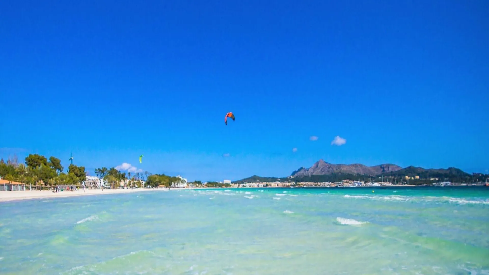 Apartment, Near Alcudia Beach الكوذيا